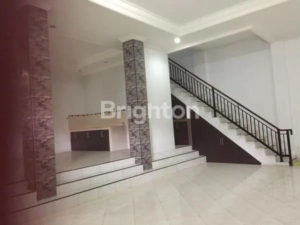 image RUMAH LUAS DI KELAPA DUA TANGERANG (1)