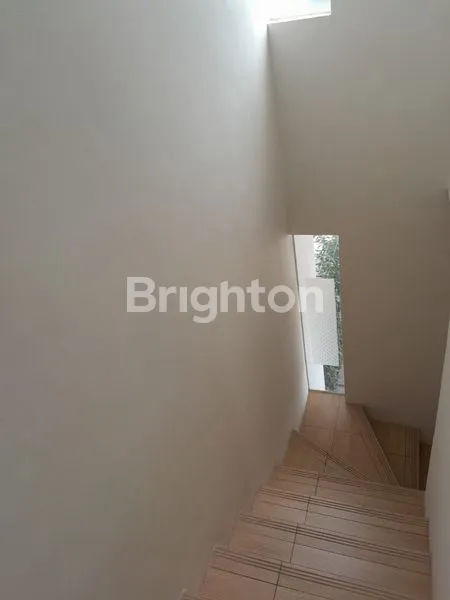 image DISEWAKAN RUMAH CENDANA ESSENCE LIPPO KARAWACI TANGERANG (5)