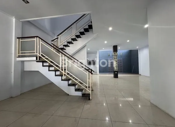 image RUMAH MEWAH SIAP HUNI DI VILLA GRAHA METROPOLITAN\\N (2)