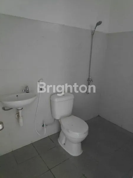 image RUMAH BARU 2 LANTAI DI RANGKAH SURABAYA (3)