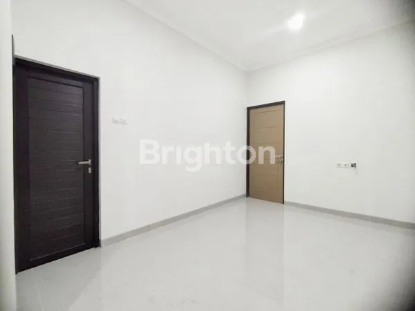 image BANTING HARGA JUAL MURAH RUMAH BARU DIBANGUN PERUMAHAN TAMAN MERUYA ILIR MERUYA UTARA JAKARTA BARAT 2 LANTAI UKURAN 5X20 M2 LANTAI DASAR ADA KAMAR ORANGTUA DGN KAMAR MANDI DALAM CARPORT 2 MOBIL ROW JALAN 2 MOBIL DALAM KOMPLEK HADAP UTARA HANYA 10 MENIT KE (4)