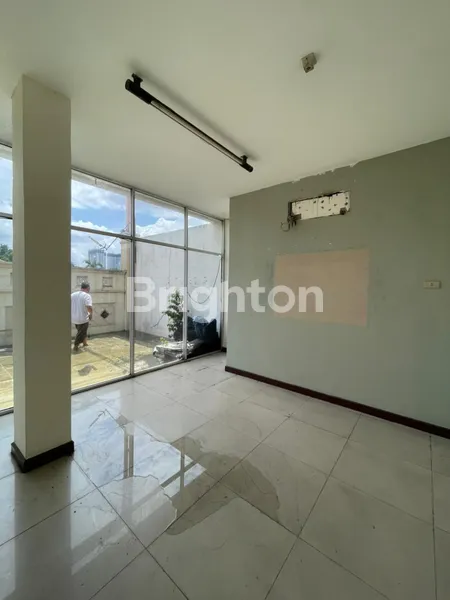 image TEMPAT USAHA 3 LANTAI EXS TEMPAT LES  KOMPLEK RUKO METRO PONDOK INDAH JAKARTA SELATAN (2)