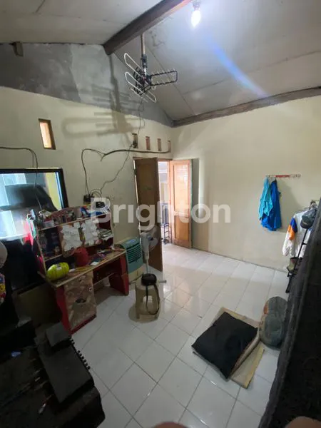 image RUMAH SECOND 2 LANTAI AREA SOLO BARU (6)