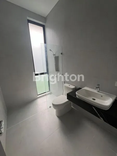 image RUMAH MEWAH BARU GRESS DISTRICT 9 CITRALAND (6)