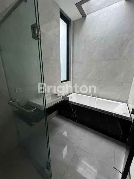 image RUMAH MEWAH BARU GRESS DISTRICT 9 CITRALAND (2)