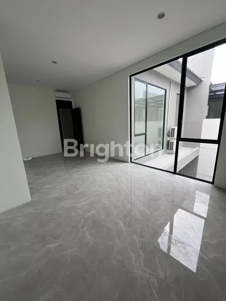 image RUMAH MEWAH BARU GRESS DISTRICT 9 CITRALAND (3)