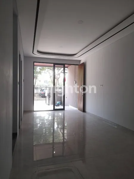 image NEW HOUSE MANYAR TIRTOYOSO UTARA MODERN BARU DI KAWASAN HUNIAN KESKLUSIF (7)