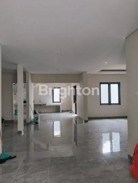 image LOKASI STRATEGIS RUMAH 2 LANTAI BARU SELESAI RENOVASI,BAGUS, RAPI DAN SIAP HUNI DIDALAM CLUSTER FAVORIT KOTA WISATA CIBUBUR, GUNUNG PUTRI, BOGOR JAWA BARAT  (2)