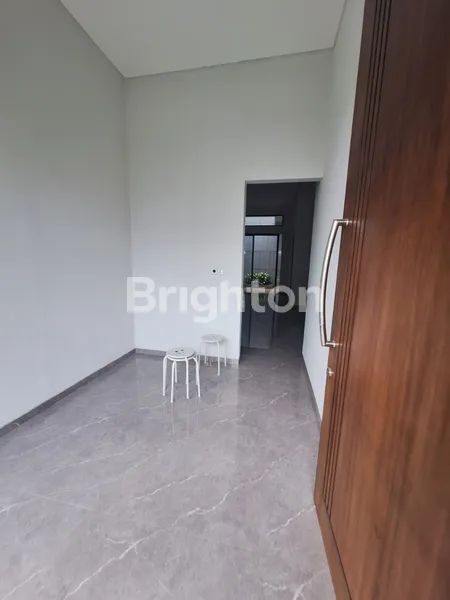 image LANGKA MANYAR LUAS 200 BARU GRESS 2LT FULL DEKAT DHARMAHUSADA, KERTAJAYA,RAYA MERR ONE GATE SISTEM (2)