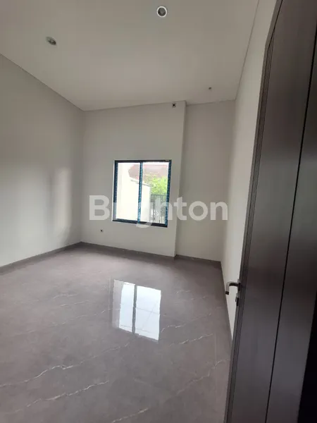 image LANGKA MANYAR LUAS 200 BARU GRESS 2LT FULL DEKAT DHARMAHUSADA, KERTAJAYA,RAYA MERR ONE GATE SISTEM (3)