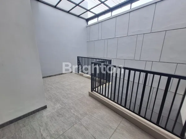 image LANGKA MANYAR LUAS 200 BARU GRESS 2LT FULL DEKAT DHARMAHUSADA, KERTAJAYA,RAYA MERR ONE GATE SISTEM (5)