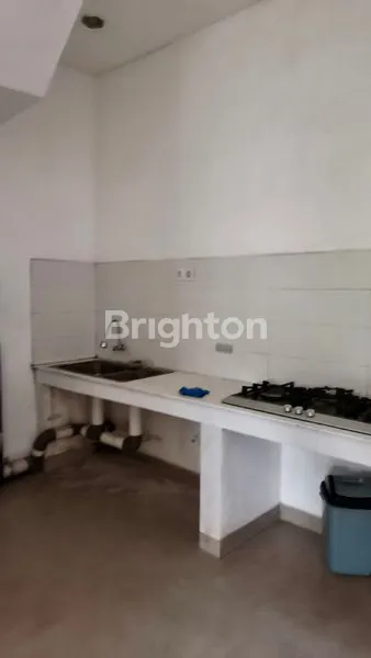 image RUMAH 2 LANTAI 3 KT SIAP HUNI DI JLN SEKAR TUNJUNG (5)