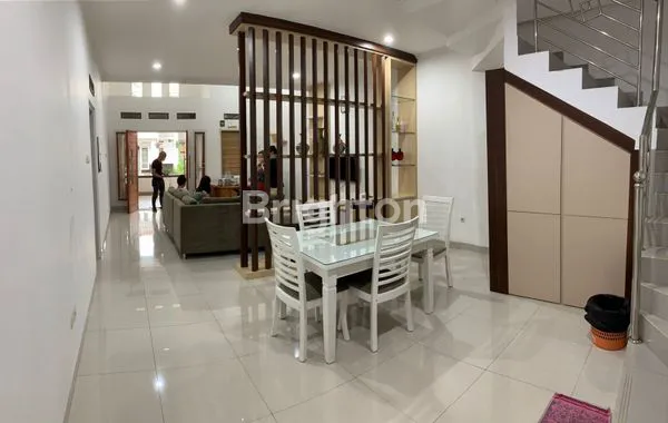 image RUMAH 2 LANTAI FULL FURNISH, LT 144M² DI KOTA BARU PARAHYANGAN (1)