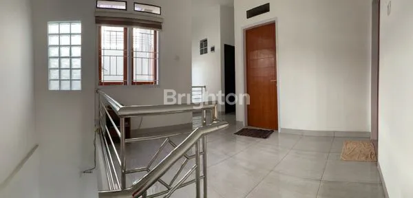 image RUMAH 2 LANTAI FULL FURNISH, LT 144M² DI KOTA BARU PARAHYANGAN (6)
