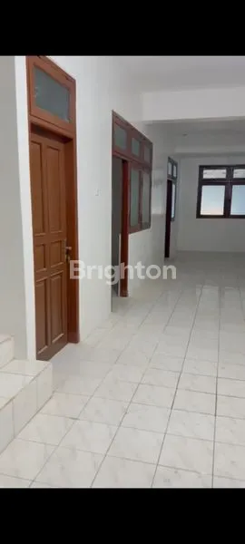 image RUMAH 2 LANTAI 3 KT SIAP HUNI DI JLN SEKAR TUNJUNG (8)