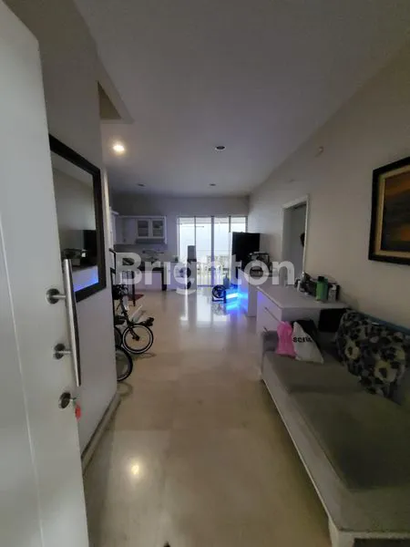 image RUMAH MEWAH FULL FURNISHED DI RIVER VALLEY RESIDENCE, CIRENDEU JAKARTA SELATAN (3)