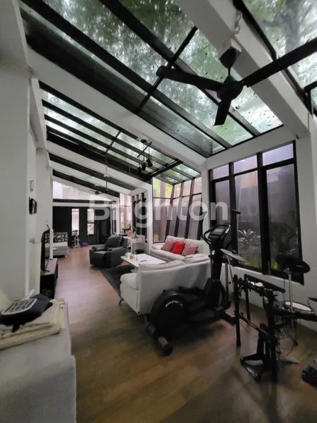 image RUMAH MEWAH FULL FURNISHED DI RIVER VALLEY RESIDENCE, CIRENDEU JAKARTA SELATAN (4)