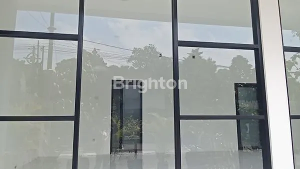 image SEWA TAHUNAN TOKO KOMERSIAL LUAS DI JALAN BUIT TABANAN - DILENGKAPI AREA PARKIR DAN KEBUN (3)