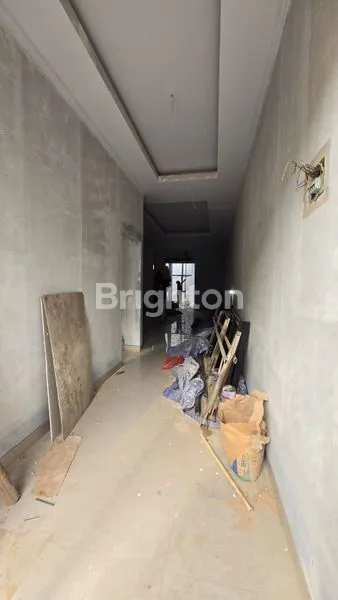 image RUMAH STRATEGIS HADAP TIMUR LT 125M² (2)