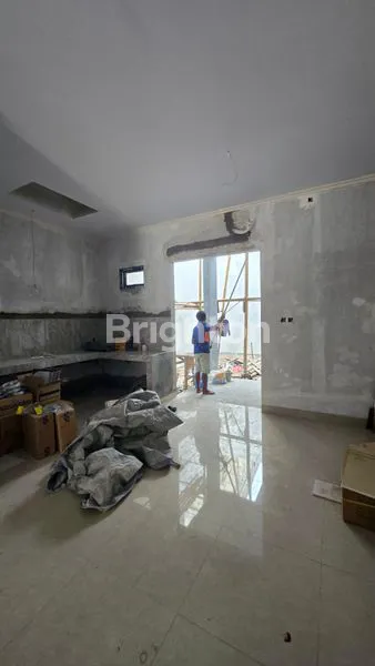 image RUMAH STRATEGIS HADAP TIMUR LT 125M² (5)