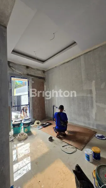 image RUMAH STRATEGIS HADAP TIMUR LT 125M² (3)