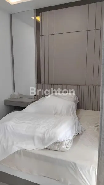 image CLUSTER GOLDEN CLOVER (5)