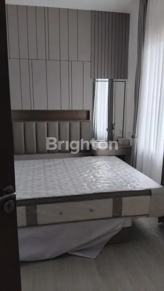 image CLUSTER GOLDEN CLOVER (4)