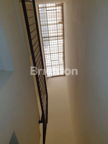 image RUMAH SEMANAN KALIDERES UK 6X15 3KT 2KM SHM JAKARTA BARAT (7)