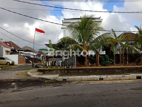 image RUMAH SIAP HUNI 4 KAMAR 10 MENIT K E PANTAI  (2)