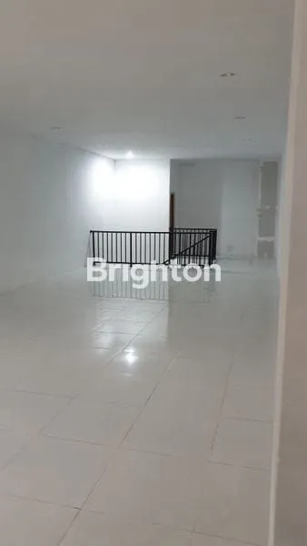 image RUKO GANDENG 3 DI TEBET JAKARTA SELATAN LOKASI PREMIUM UNTUK BERBAGAI USAHA (3)