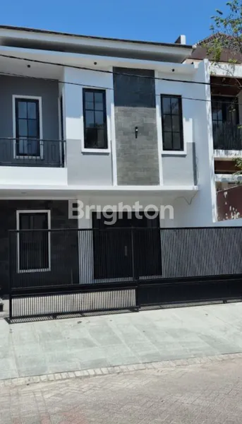 image 2 UNIT RUMAH TURUN HARGA RUMAH BARU GRESS 2 LANTAI SIAP HUNI ARAYA SURABAYA (1)