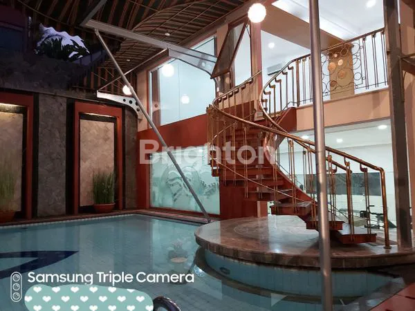 image FULLY FURNISHED RUMAH DI  JALAN BUKIT IDAMAN BANDUNG, KONDISI SANGAT TERAWAT SANGAT TERAWAT DENGAN FASILITAS LENGKAP (KOLAM RENANG + RUANG FITNESS + RUANG MEETING + GAZEBO)  (4)