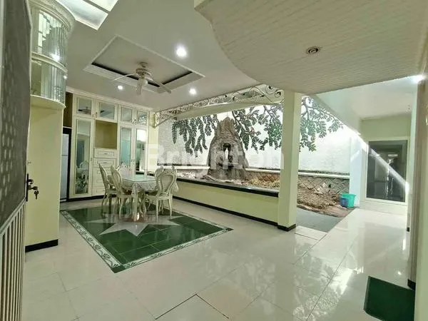 image RUMAH DI DARMO SATELITE BAGUS TERAWAT  (6)