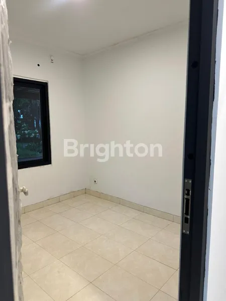 image RUMAH SIAP HUNI FULL RENOVASI DI RAFFLES HILLS CIBUBUR – DEKAT LRT & TRANS STUDIO MALL (4)