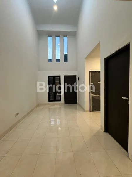 image RUMAH SIAP HUNI FULL RENOVASI DI RAFFLES HILLS CIBUBUR – DEKAT LRT & TRANS STUDIO MALL (6)