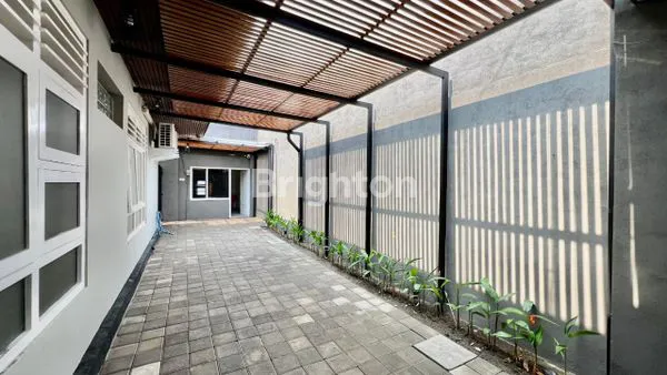 image RUMAH SIAP HUNI FULL FURNISHED SIAP HUNI DI TENGAH KOTA SOLO (8)