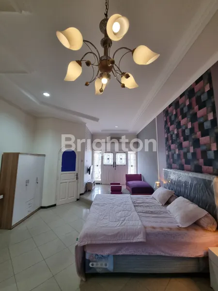 image RUMAH LOKASI STRATEGIS FULL FURNISH DI TAMAN MUTIARA PAKUWON CITY (5)