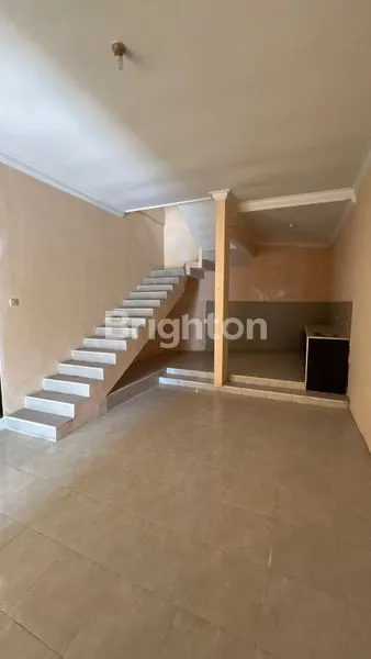 image DIJUAL RUMAH SIAP HUNI AREA SAWOJAJAR 2 DEKAT POM SULFAT 2 LANTAI TINGGAL PINDAHAN BARANG2 STRATEGIS DEKAT PERMATA JINGGA 2 KABUPATEN MALANG (3)