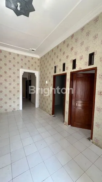 image DIJUAL RUMAH LUAS TERJANGKAU AREA SAWOJAJAR 2 DEKAT PERMATA JINGGA 2 MASUK PERUMAHAN SELANGKAH KE POM SULFAT MALANG (6)