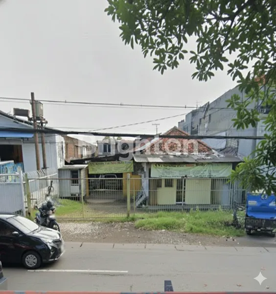 TANAH DAN BANGUNAN DIJUAL, BERADA DIWILAYAH PERDAGANGAN DAN INDUSTRI