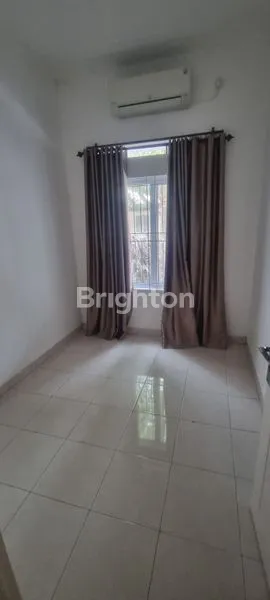 image RUMAH DIKONTRAKAN DEKAT MALL SKA (2)