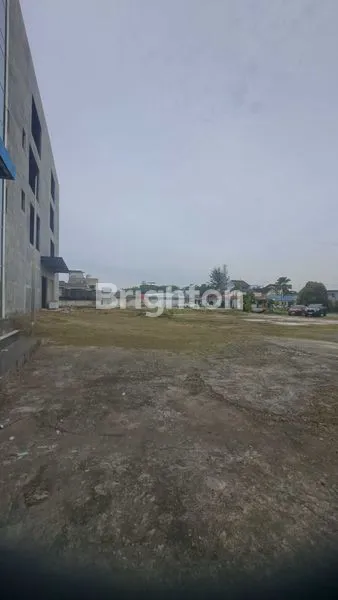 image GEDUNG 4 LANTAI STALL KUDA  BALIKPAPAN (2)