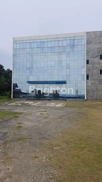 image GEDUNG 4 LANTAI STALL KUDA  BALIKPAPAN (1)