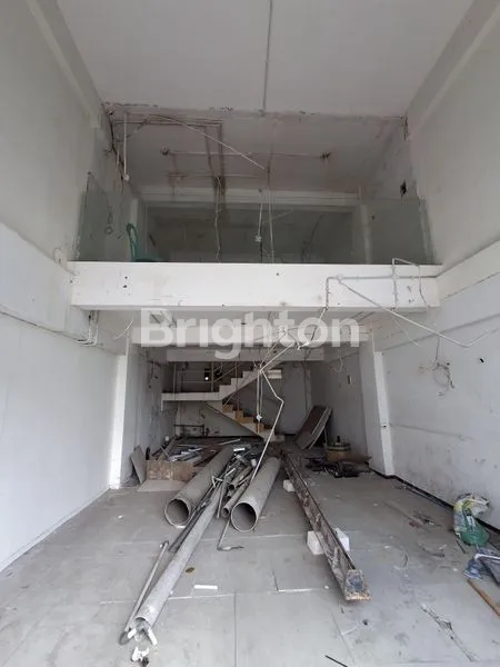 image RUKO 3,5 LANTAI DISEWAKAN DI IMAM BONJOL. SIAP PAKAI & LOKASI STRATEGIS (3)