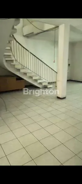 image RUMAH PAVILIUN 2 LANTAI, LETAK STRATEGIS TANJUNG DUREN, JAKARTA BARAT  (2)