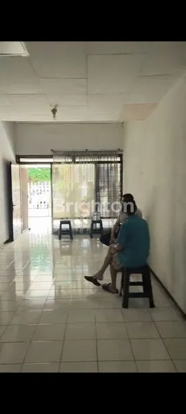 image RUMAH PAVILIUN 2 LANTAI, LETAK STRATEGIS TANJUNG DUREN, JAKARTA BARAT  (3)