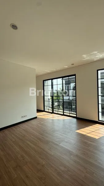 image RUMAH BARU HIERA WELTON 3 LANTAI DI BSD CITY (5)