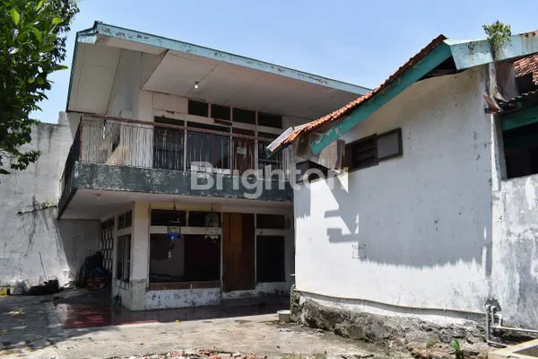 image JUAL RUMAH HITUNG TANAH PETEMON SURABAYA PUSAT (5)