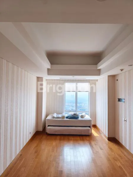 image APARTEMEN ONE EAST RESIDENCE KERTAJAYA LANTAI 19 SEMI FURNISH (2)