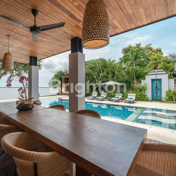 image LUXURY VILLA FOR SALE\NNUSADUA BALI\NTANJUNG BENOA \NBEACH FRONT LUXURY VILLAS\N\N (7)